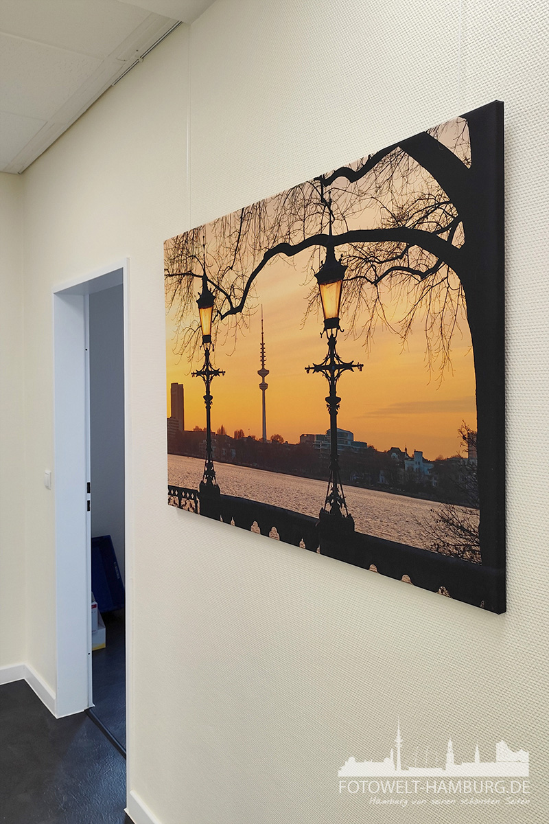 Hamburg Leinwandbilder für Ihr Büro, Ihre Praxis oder Kanzlei. Hochwertige farbintensive Druck mit scharfem Druckbild.