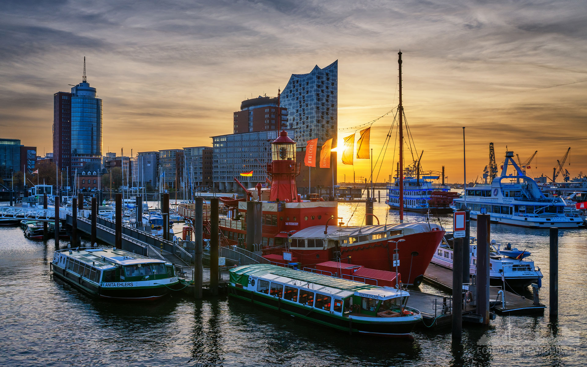 Neue Hamburg Bilder und Wandbilder kaufen, Leinwandbilder, Acrylglas, Dibond, Akustikbilder, Poster