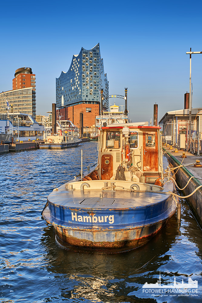 Hamburger Hafen und Elbphilharmonie - Bild auf Leinwand 