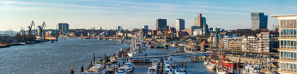 Panoramablick von der Elbphilharmonie - Hamburger Hafen Bild auf Leinwand, Acrylglas oder als Poster