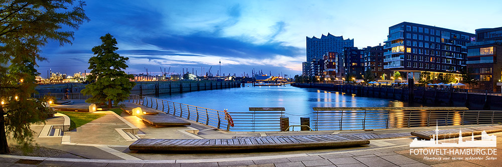 Hamburg bei Nacht Bild auf Leinwand - Grasbrookhafen zur blauen Stunde