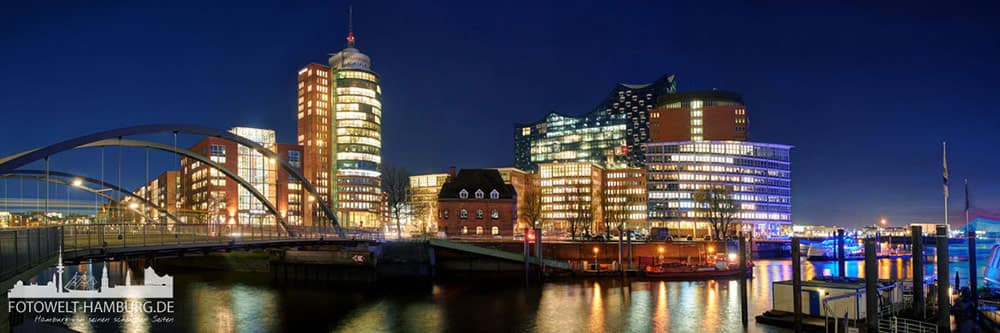 Hamburg Bild auf Leinwand - Blick auf die nächtliche Hafencity