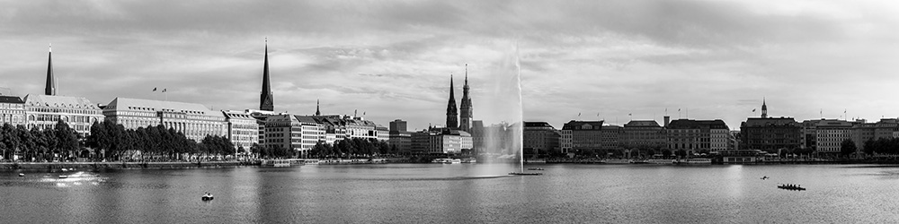Binnenalster Panorama in schwarzweiß - Hamburg Bild auf Leinwand, Acrylglas oder als Poster