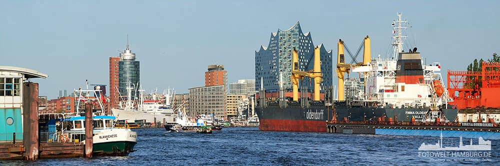 Hamburger Hafen Panorama - Emma Oldendorff bei Blohm+Voss - Bild auf Leinwand 