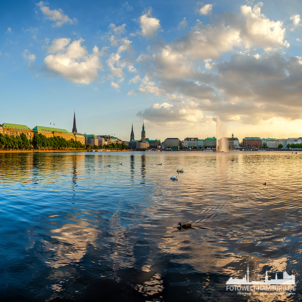 Binnenalster im Abendlicht - Hamburg Leinwandbild, Acrylglas oder als Poster