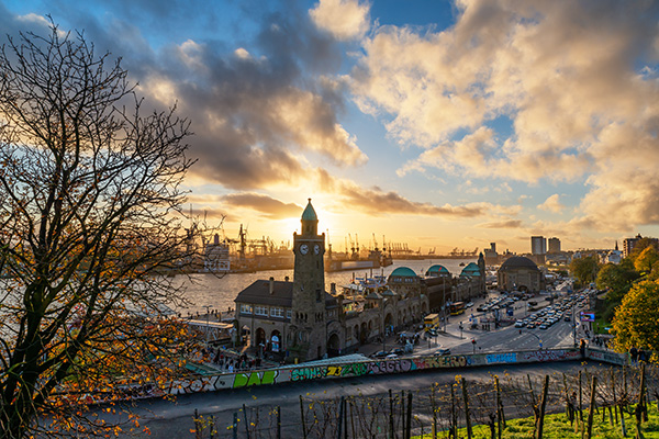 Hamburg Am Stintfang - Bild auf Leinwand oder Acrylglas