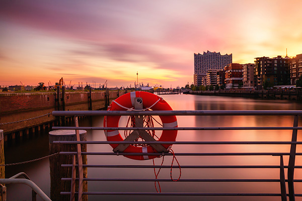 Abendrot in der Hafencity - Hamburg Wandbild auf Leinwand, Acrylglas, Akustikbild oder als Poster