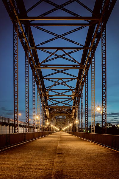 Alte Harburger Elbbrücke zur blauen Stunde - Hamburg Bild auf Leinwand, Acrylglas oder als Poster