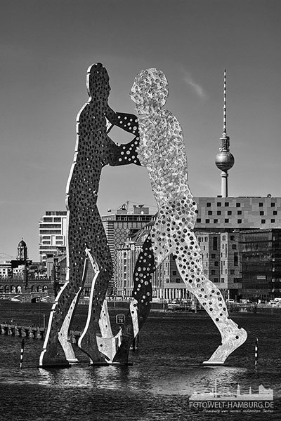 Berlin Molecule Man in schwarzweiß - Bild auf Leinwand , Acrylglas, Poster oder als Tapete bestellen