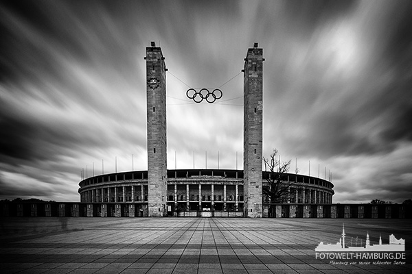 Berlin Olympiastadion - Bild auf Leinwand, Acrylglas oder Alu-Dibond