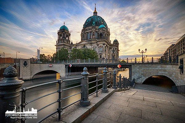 Berliner Dom bei Sonnenuntergang - Bild auf Leinwand oder als Acrylglasbild bestellen