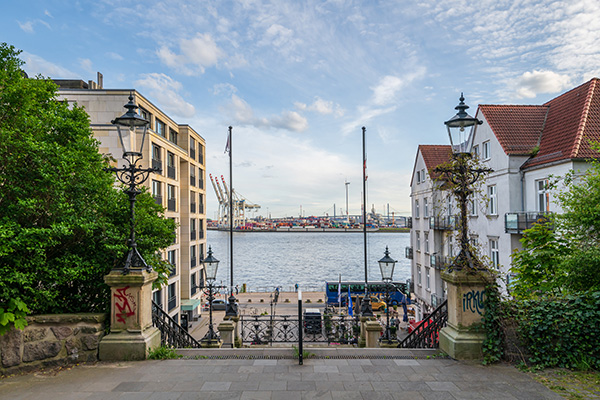 An der Köhlbrandtreppe - Hamburger Hafen Wandbild auf Leinwand, Acrylglas, Akustikbild oder als Poster