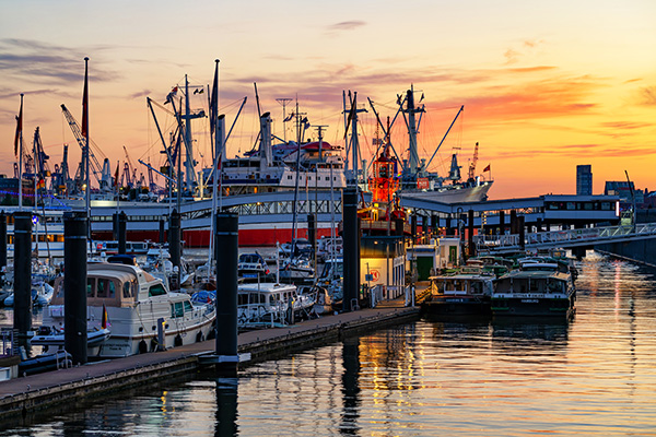 Abendrot im Niederhafen - Hamburg Bild auf Leinwand, Acrylglas oder als Poster