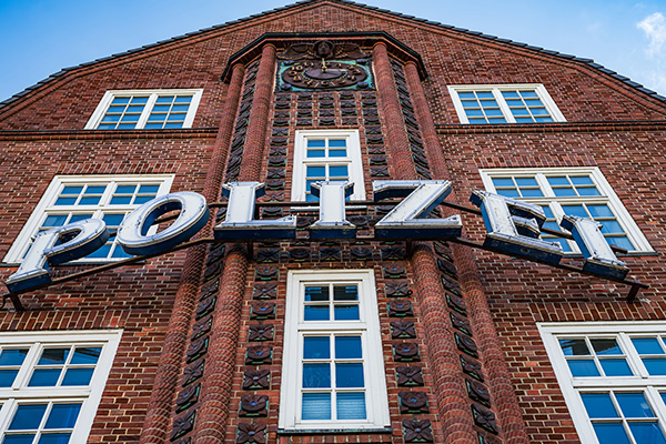 Davidwache Detail - Hamburg Reeperbahn Polizeiwache Bild auf Leinwand, Acrylglas, Akustikbild oder als Poster