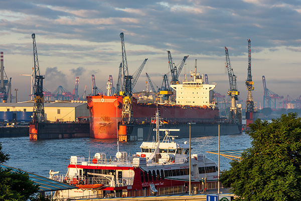 Dock 10 am Morgen - Hamburger Hafen Wandbild vom Dock 10 auf Leinwand, Acrylglas, Akustikbild oder als Poster