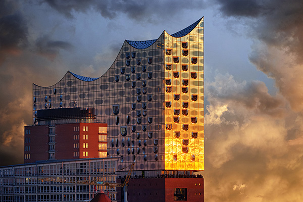 Elbphilharmonie Sunset - Hamburg Wandbild auf Leinwand, Acrylglas, Akustikbild oder als Poster