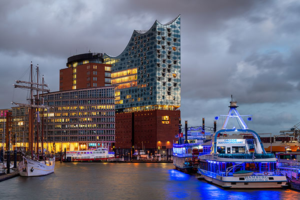 Elbphilharmonie Wandbild | Hafen bei Dämmerung Bild auf Leinwand, Acrylglas oder als Poster
