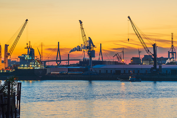 Goldene Stunde im Hamburger Hafen - Hamburger Bild auf Leinwand, Acrylglas, Akustikbild oder als Poster