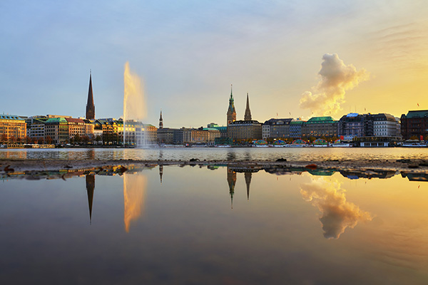 Abendlicht an der Binnenalster - Hamburg Alster als Wandbild auf Leinwand, Acrylglas, Akustikbild oder als Poster