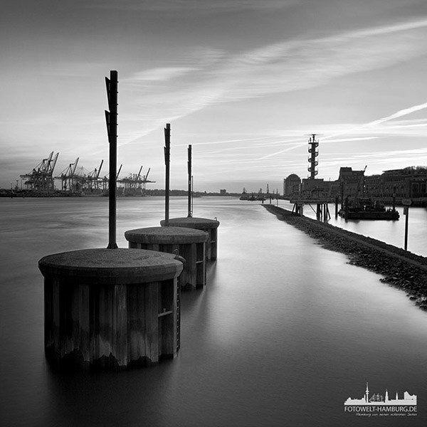 Hamburger Hafen Bild auf Leinwand - Am Dockland