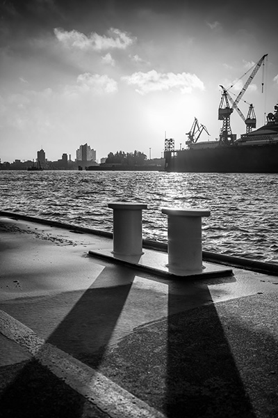 Morgens am Hamburger Hafen - Wandbild auf Leinwand, Acrylglas oder als Poster