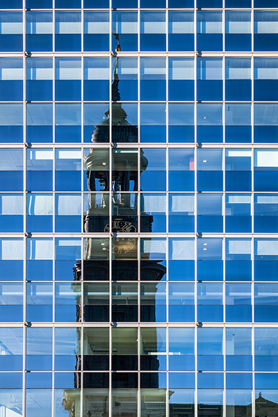 Michel und Glasfassade - Hamburg Bild auf Leinwand, Acrylglas oder als Poster
