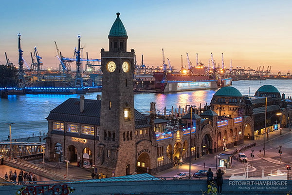 Hamburg Bilder auf Leinwand - Sonnenuntergang an den Landungsbrücken
