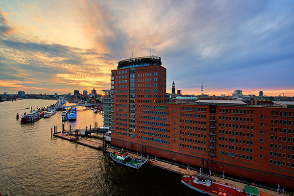 Hamburg Blick von der Elbphilharmonie - Bild auf Leinwand, Acrylglas, Alu-Dibond