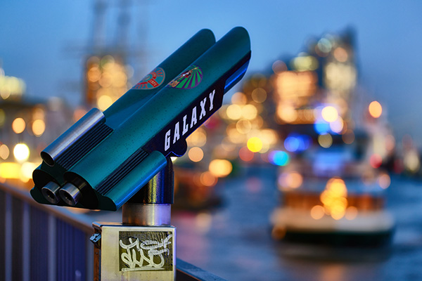 Hamburg City Lights V - Bild auf Leinwand, Acrylglasbild, Poster, Fotodrucke in Galeriequalität 