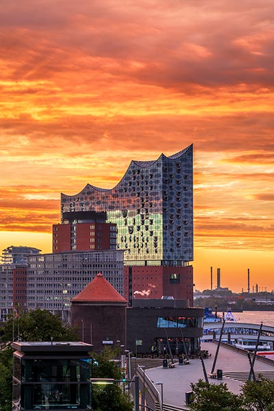 Elbphilharmonie im Morgenrot - Hamburg Bild als hochwertiger Druck auf Leinwand, Acrylglas oder als Poster
