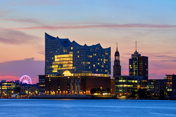 Hamburg Elbphilharmonie und Michel - Bild auf Leinwand