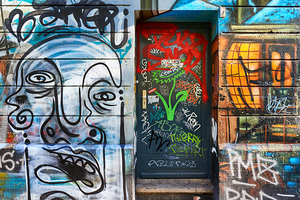 Hamburg Graffiti 001 - Hamburg Bild auf Leinwand oder Acrylglas