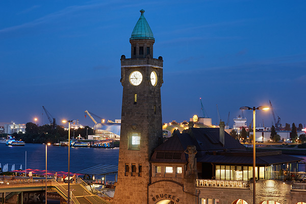 Hamburg Landungsbrücken bei Nacht - Leinwandbild, Acrylglas, Poster 