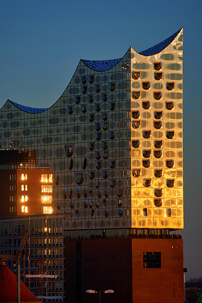 Hamburg Elbphilharmonie bei Sonnenuntergang - Bild auf Leinwand, Acrylglas, Alu-Dibond 