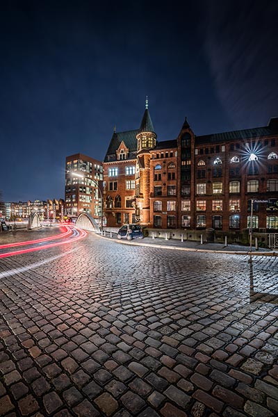 Nächtliche Speicherstadt - Hamburg Bild als hochwertiger Druck auf Leinwand, Acrylglas oder als Poster