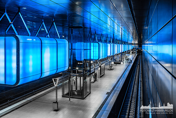 Hamburg Hafencity U-Bahn Haltestelle in blau - modernes Wandbild auf Leinwand