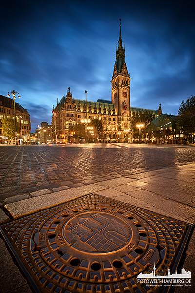 Hamburg Wappen und Rathaus - Bild auf Leinwand