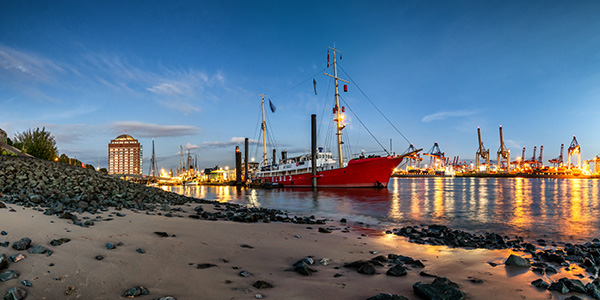 Elbstrand bei Nacht - Hamburger Hafen Wandbild auf Leinwand, Acrylglas, Akustikbild oder als Poster
