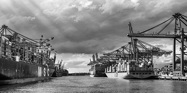 Containerschiffe in Waltershof - Hamburger Hafen Bild auf Leinwand, Acrylglas oder als Poster