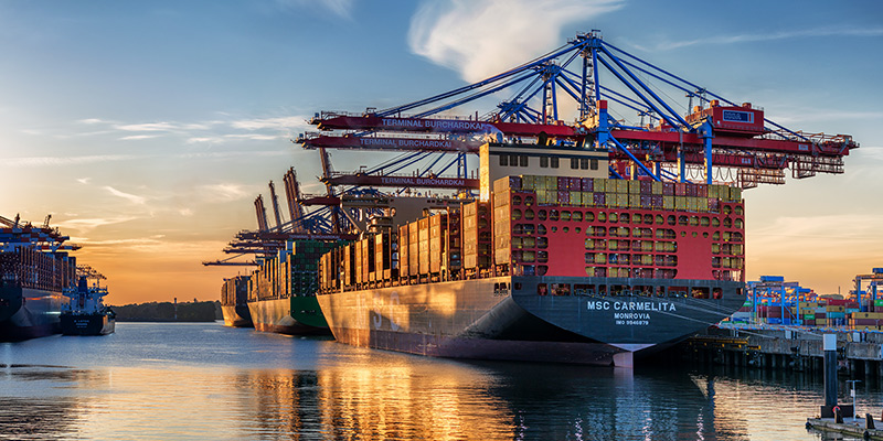 Hamburger Hafen Wandbild - Abend im Waltershofer Hafen Bild auf Leinwand, Acrylglas oder als Poster