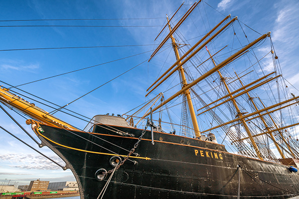 Museumsschiff Peking - Hamburger Hafen Wandbild auf Leinwand, Acrylglas, Akustikbild oder als Poster