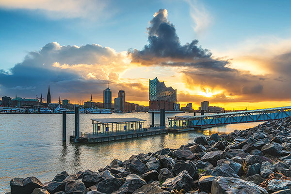 Sonnenaufgang hinter der Elbphilharmonie - Hamburg Bild auf Leinwand, Acrylglas oder als Poster